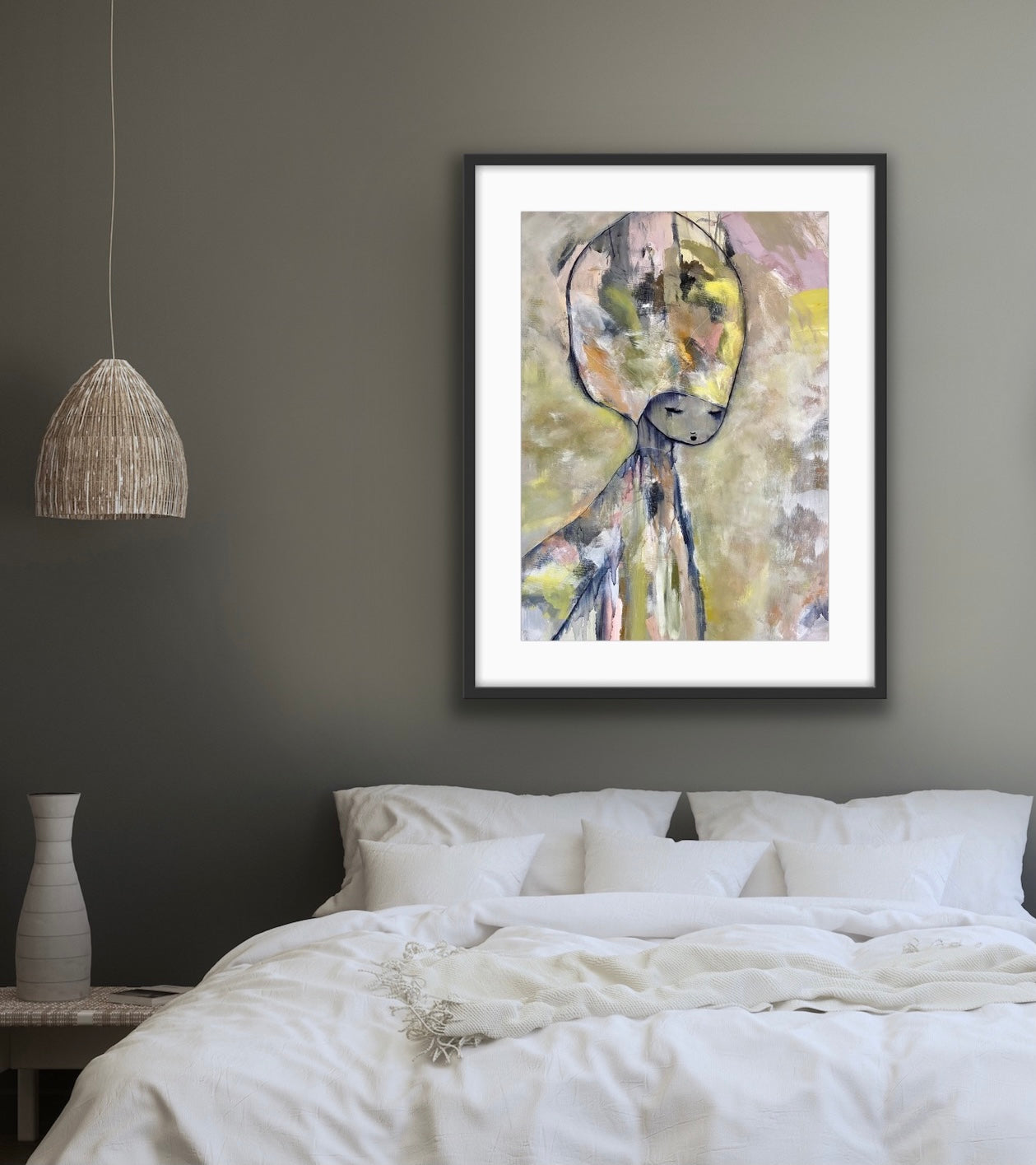 Poster Ett andetag av konstnären Karolina Palmér i gula toner. Stor poster med figurativt motiv.