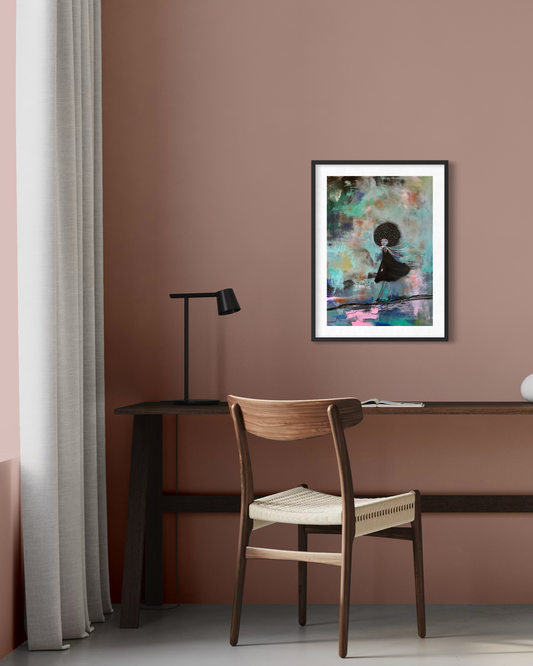 Poster ”Step by step ” i harmonisk rosa interiör av konstnären Karolina Palmér. 